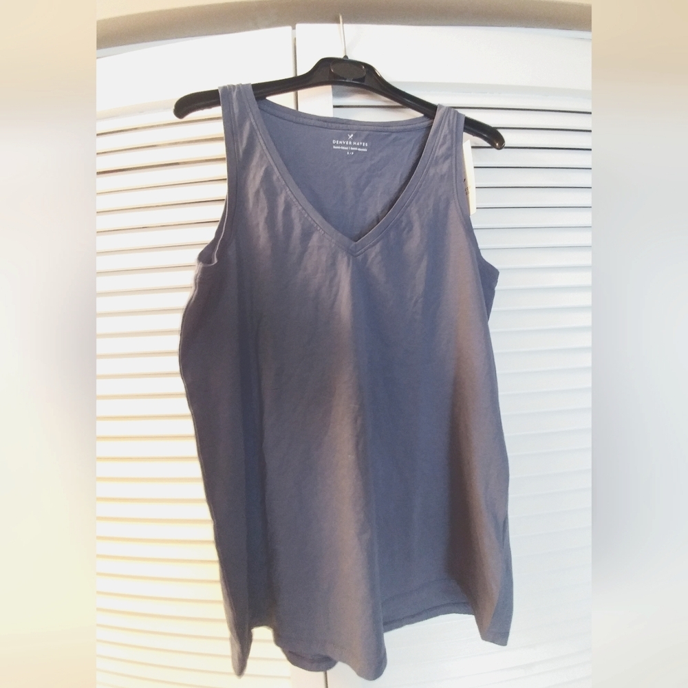 NWT V- neck tank Top